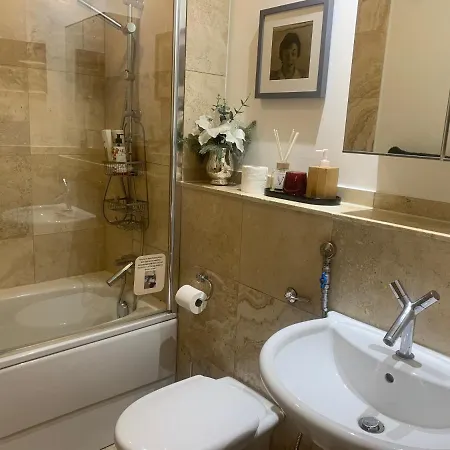 Centre Luxury 2 Bed Sleeps 6 Fantastic Views * Leeds (West Yorkshire)