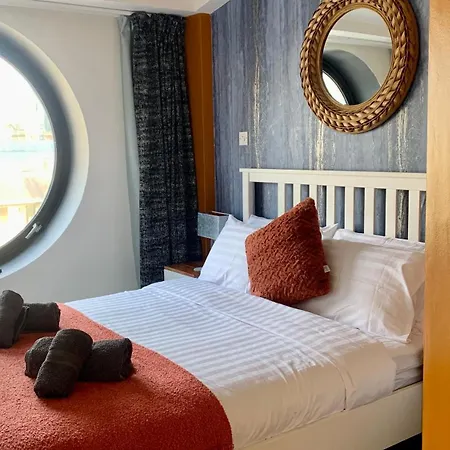 Centre Luxury 2 Bed Sleeps 6 Fantastic Views