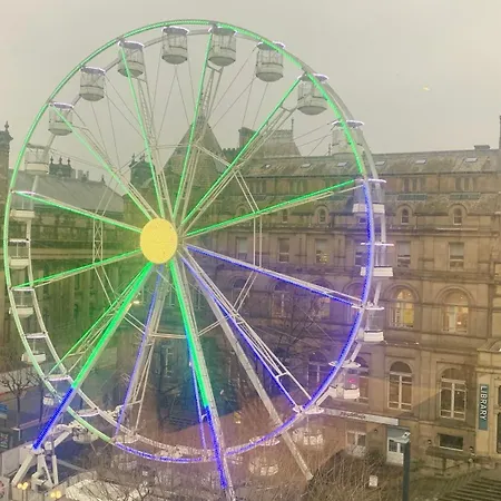 Leeds Centre Luxury 2 Bed Sleeps 6 Fantastic Views Apartment