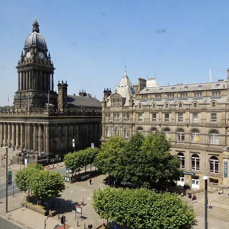 Leeds Centre Luxury 2 Bed Sleeps 6 Fantastic Views Apartment *