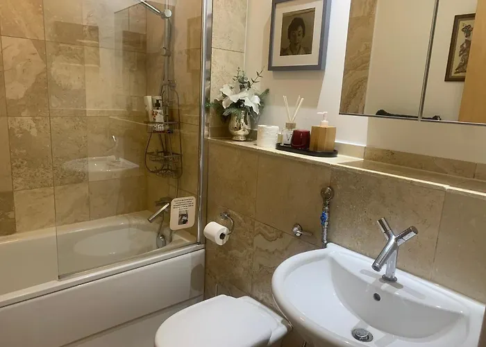 Centre Luxury 2 Bed Sleeps 6 Fantastic Views * Leeds (West Yorkshire)
