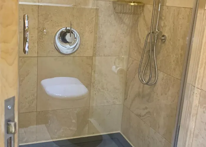 Centre Luxury 2 Bed Sleeps 6 Fantastic Views *