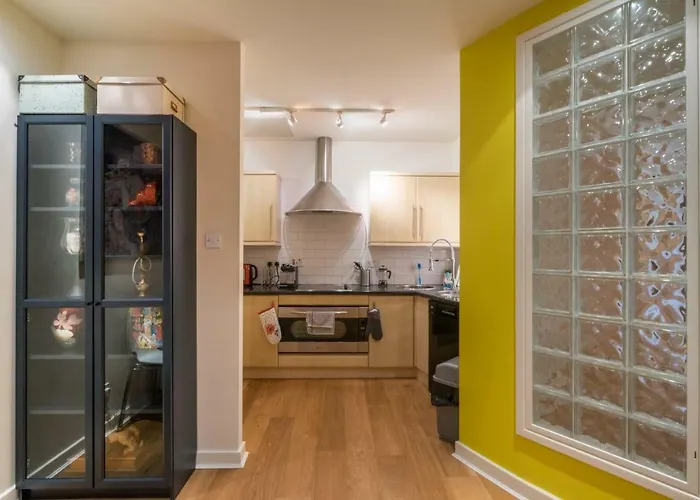 Centre Luxury 2 Bed Sleeps 6 Fantastic Views * Leeds (West Yorkshire)