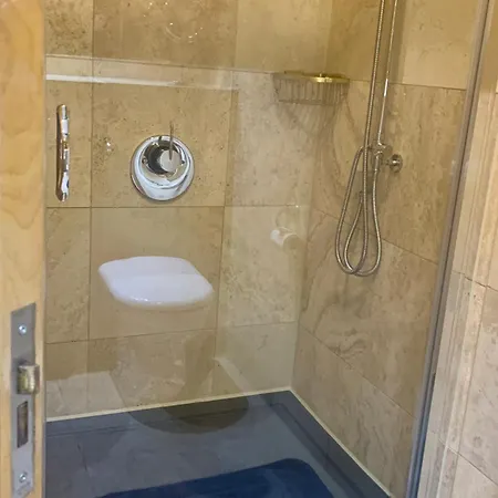 Centre Luxury 2 Bed Sleeps 6 Fantastic Views *